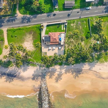 House By The Sea Hikka Hotel Hikkaduwa Bagian luar foto
