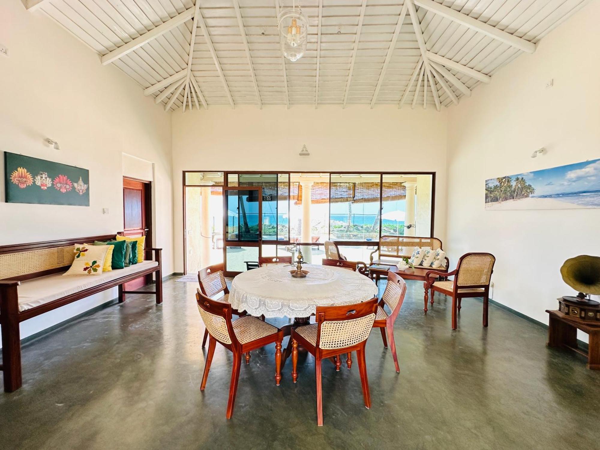 House By The Sea Hikka Hotel Hikkaduwa Bagian luar foto