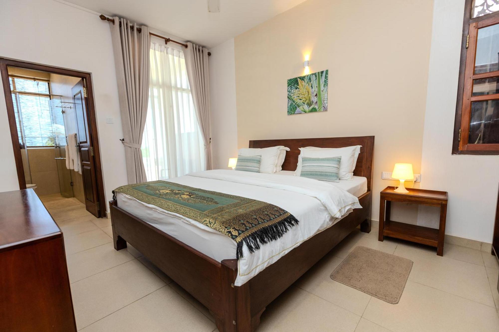 House By The Sea Hikka Hotel Hikkaduwa Bagian luar foto