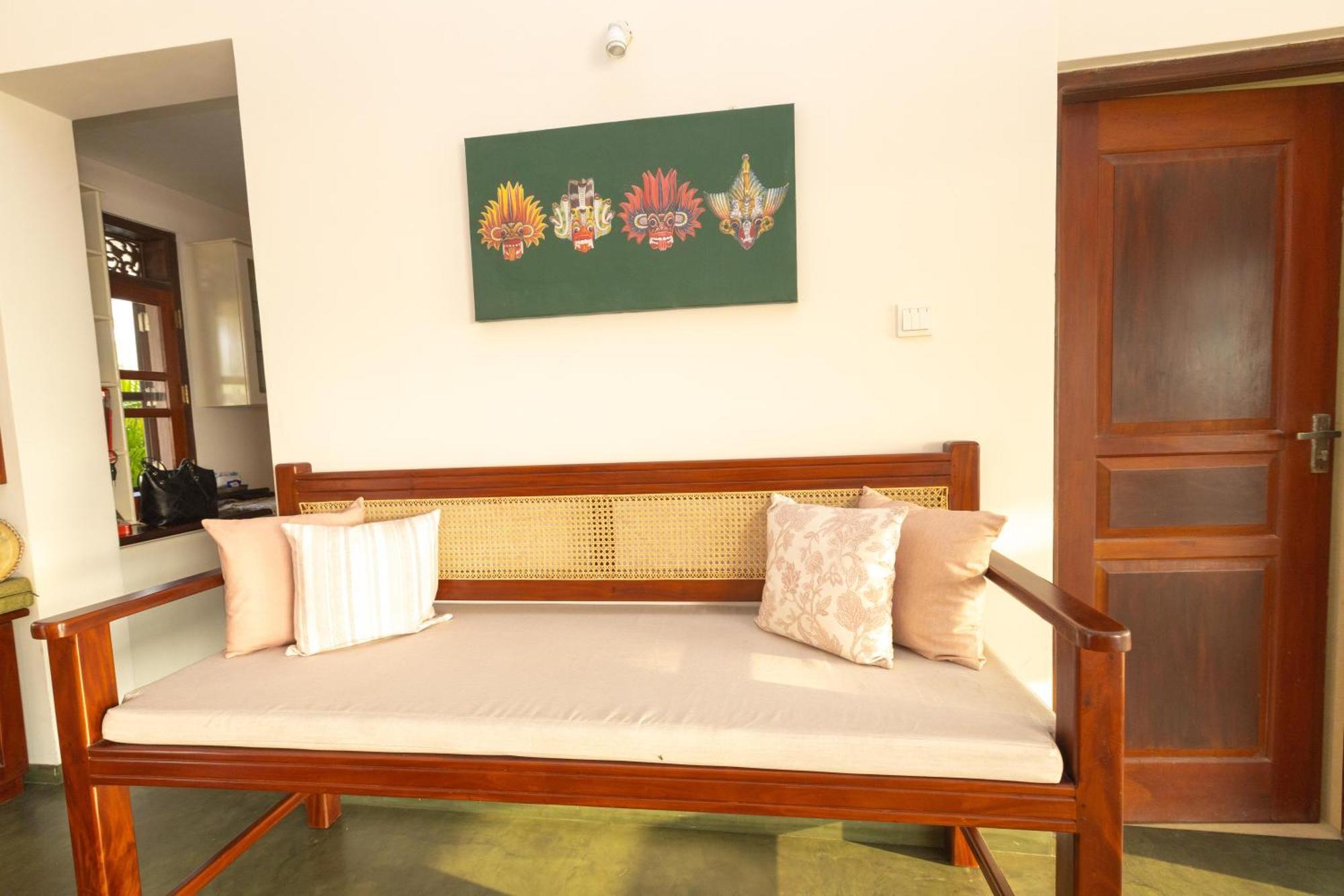 House By The Sea Hikka Hotel Hikkaduwa Bagian luar foto
