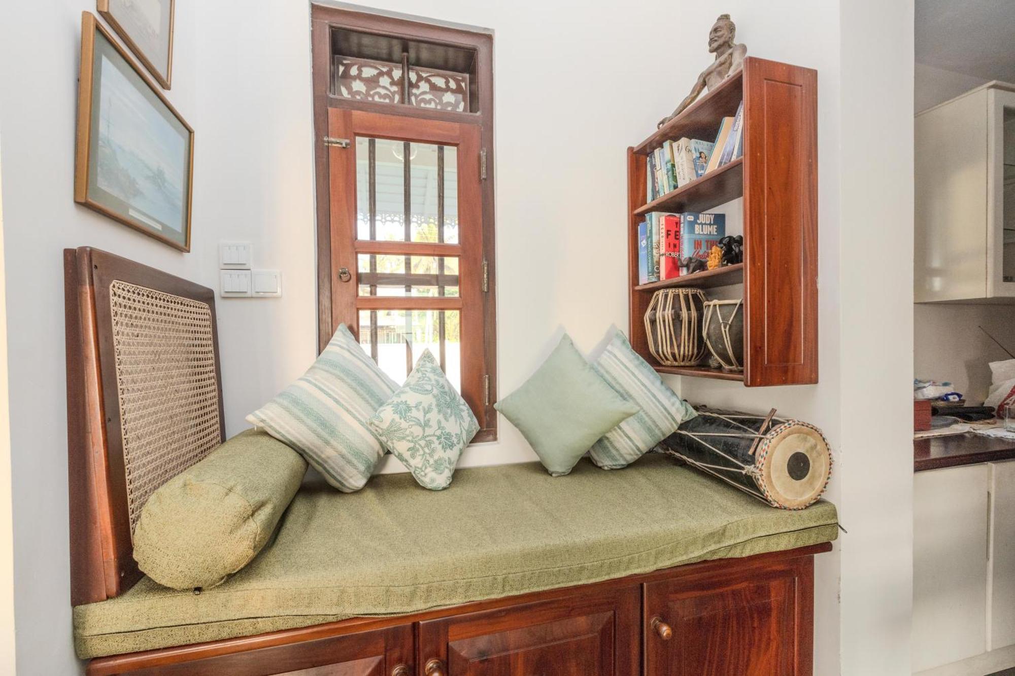House By The Sea Hikka Hotel Hikkaduwa Bagian luar foto